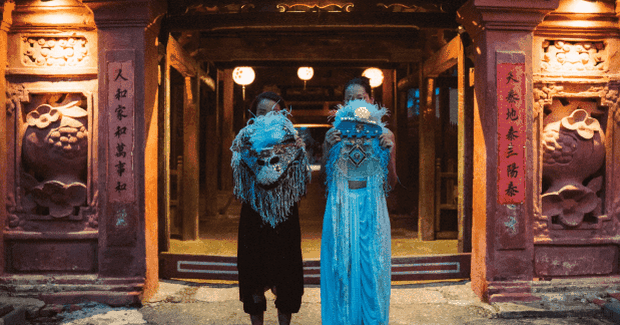 taiwan people in temple